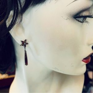 Garnet earring on sterling silver